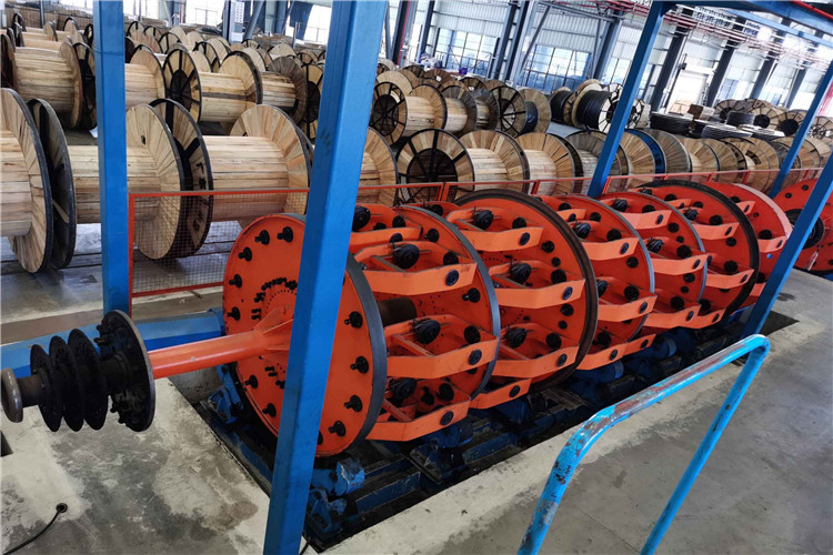 500/48+48Steel Wire Armouring Machine Trial Running