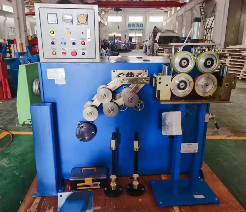 Middle-cross section coiling machine