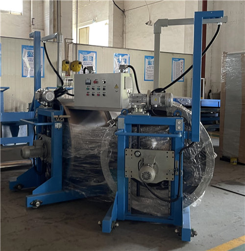 Cone flyer double reel active pay off for high speed extruder line