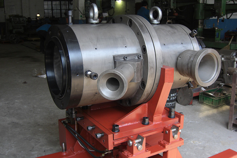 img of Manual centering double layer co-extrusion column crosshead(outer heating)