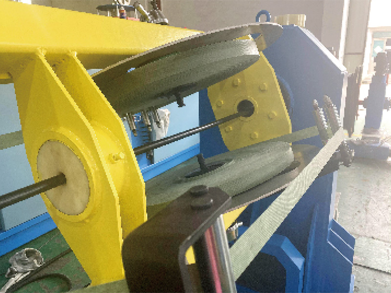 Non-Metal Tape Armoring Machin...